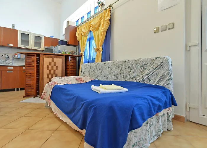 Dino 1374 Apartman Pula