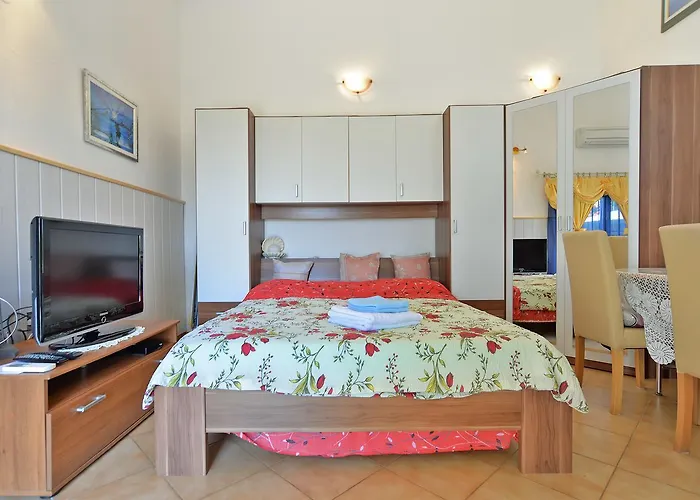 Dino 1374 Apartman Pula