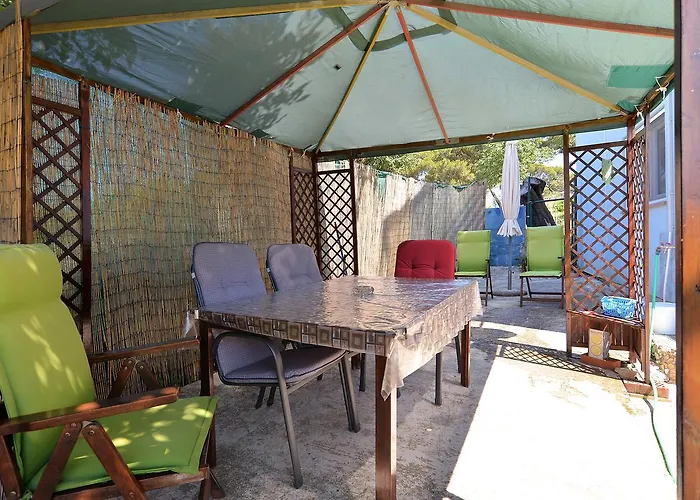 Dino 1374 Apartman Pula