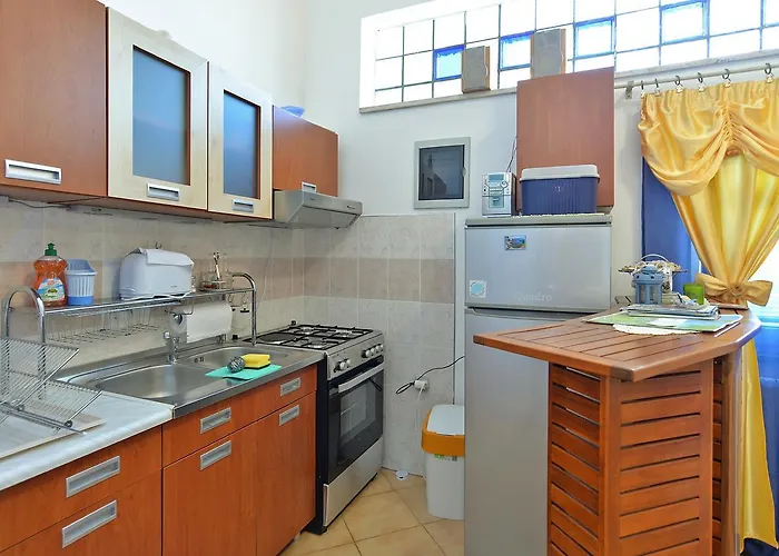 Dino 1374 Apartman Pula