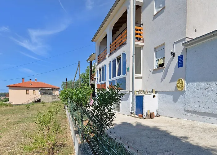 Dino 1374 Apartman Pula